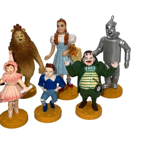 Wizard Of Oz Collectible Figurines Set Of 9 Hand-Painted Miniatures - Picture 2 of 8